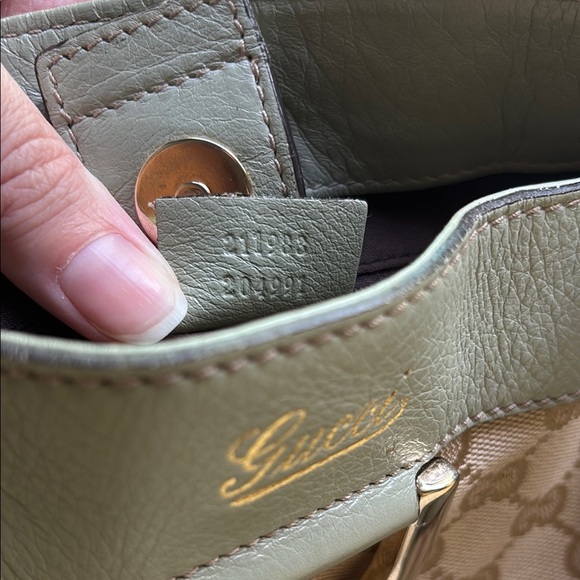 SOLD • Gucci GG Monogram Fabric Cream Sage Mint Green Leather Bucket Shoulder - Picture 11 of 17